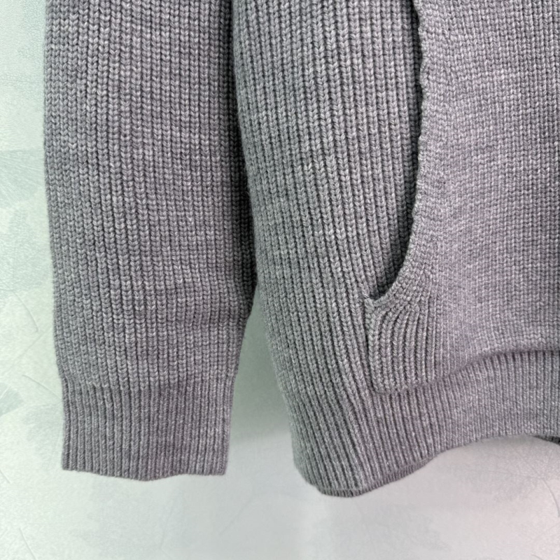Ce1i*e sweater